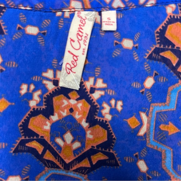 Red Camel Long Sleeve V-neck Flowy Top Blouse with Lace and Gathers - Picture 6 of 8